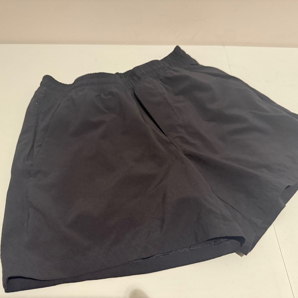 lululemon athletica Black Men's Athletic Shorts pace breaker 5” LL